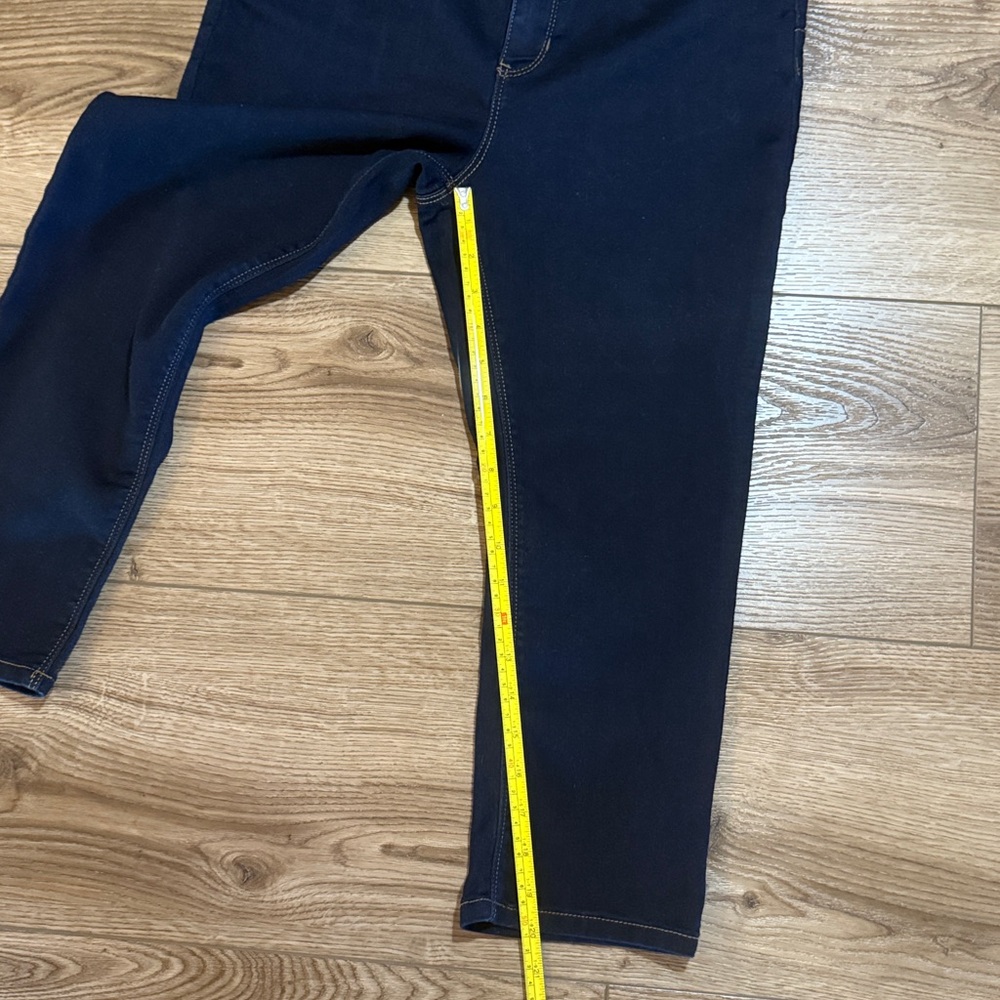 d. jeans Navy Capris - Picture 7 of 8